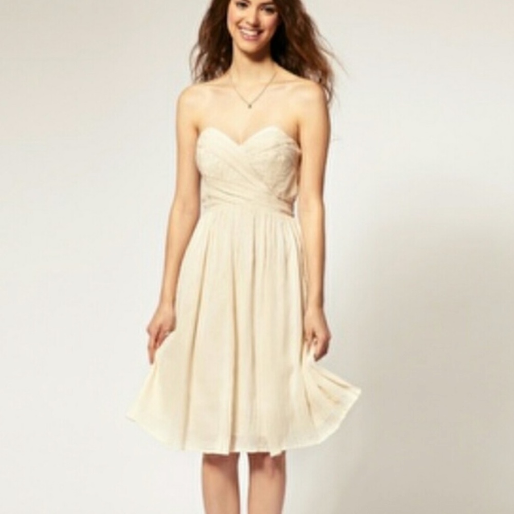 NWOT French Connection Ivory Sweetheart Strapless Dress